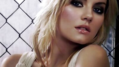 Ein russischer sex mit reifen frauen video Landstreicher landete in einer lüsternen Tschechischen Republik, wo sie sich sofort in Dollars verliebte
