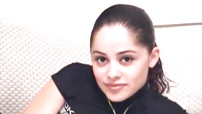 Das kleine asiatische Mädchen sex video reife frauen sitzt auf einem großen kurac